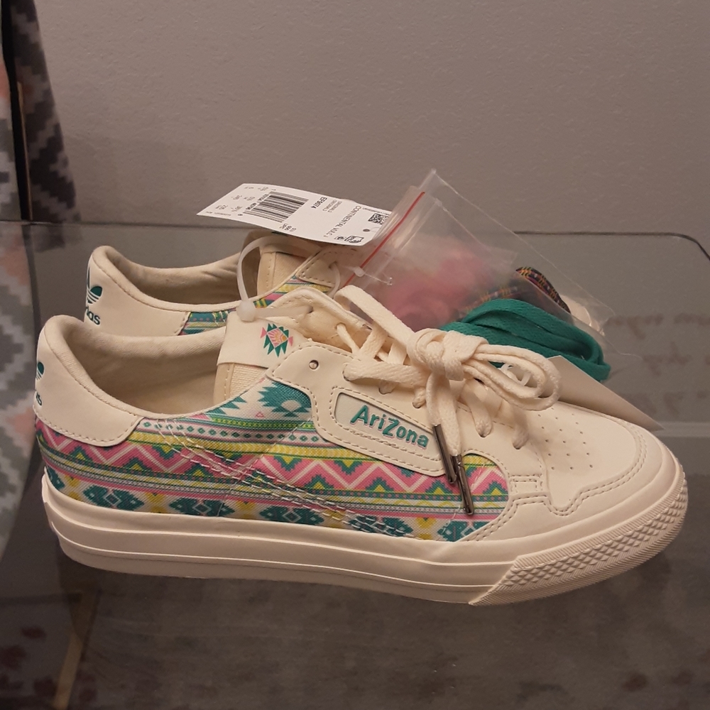 - Adidas Originals Arizona Continental US 6